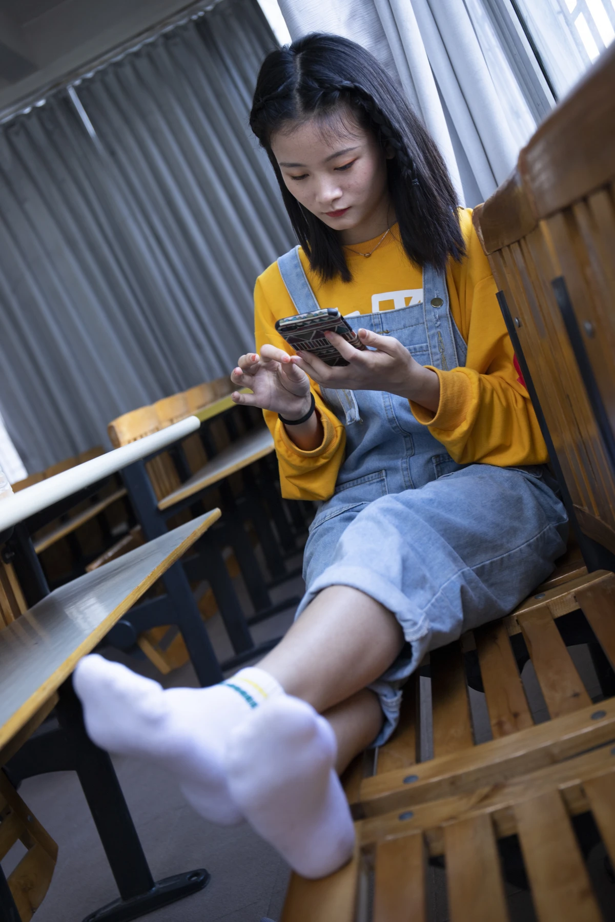 [Mzsock] NO.019 From a tricky angle, Sichuan girl Linlin shows off her beautiful feet in the classroom Southern football skills#[121P]-39